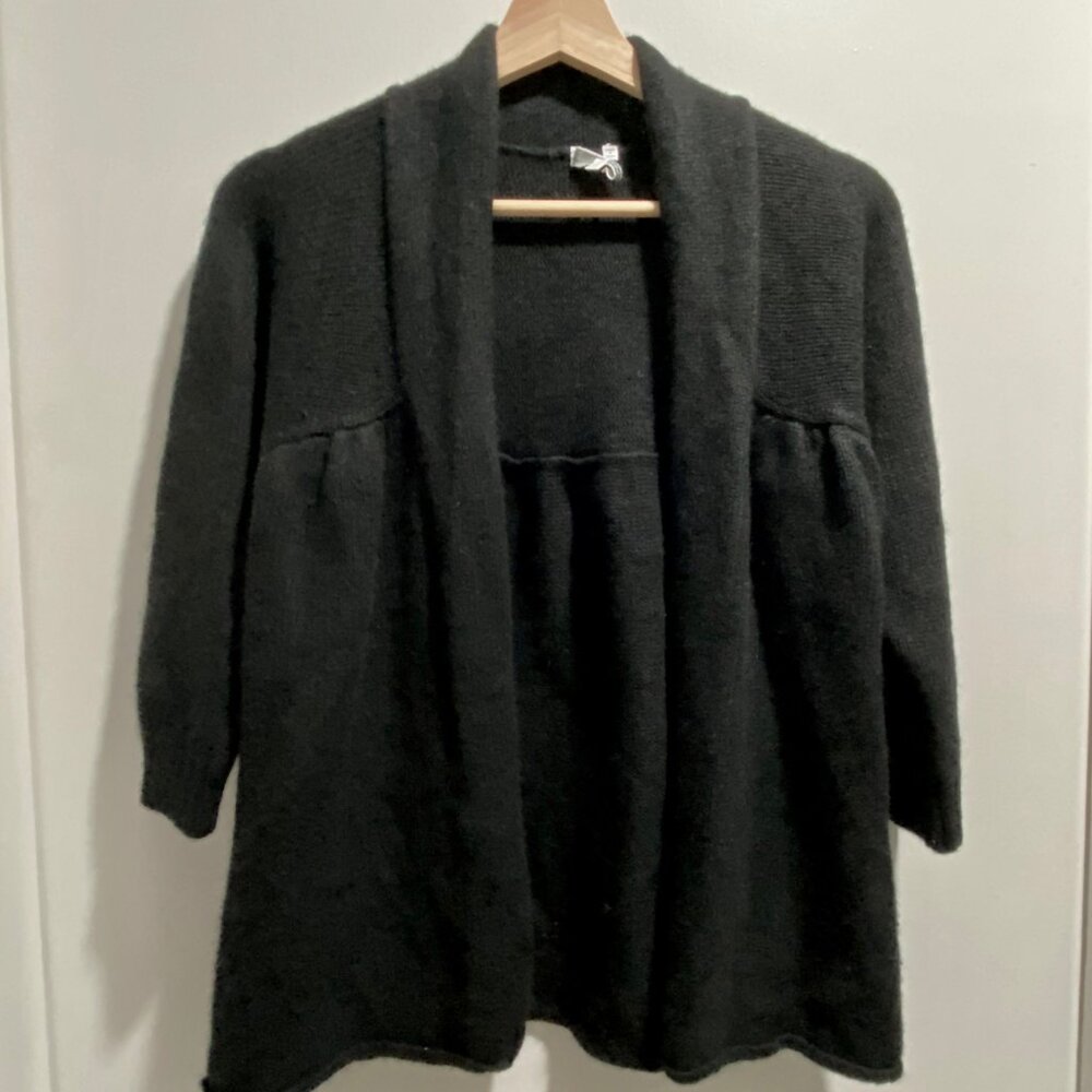 (10) Vince. Luxury Minimalist Dark Academia Preppy Cashmere Cardigan Sweater M